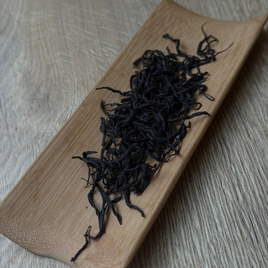 Sun Moon Lake Ruby Black - Teander